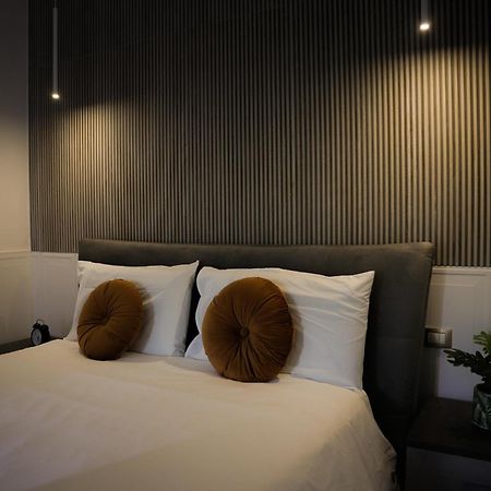 Ilioneo Apartments Наполи Екстериор снимка
