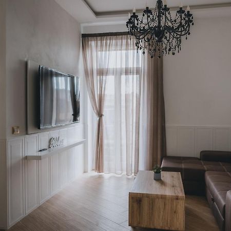 Ilioneo Deluxe Apartment Наполи Екстериор снимка