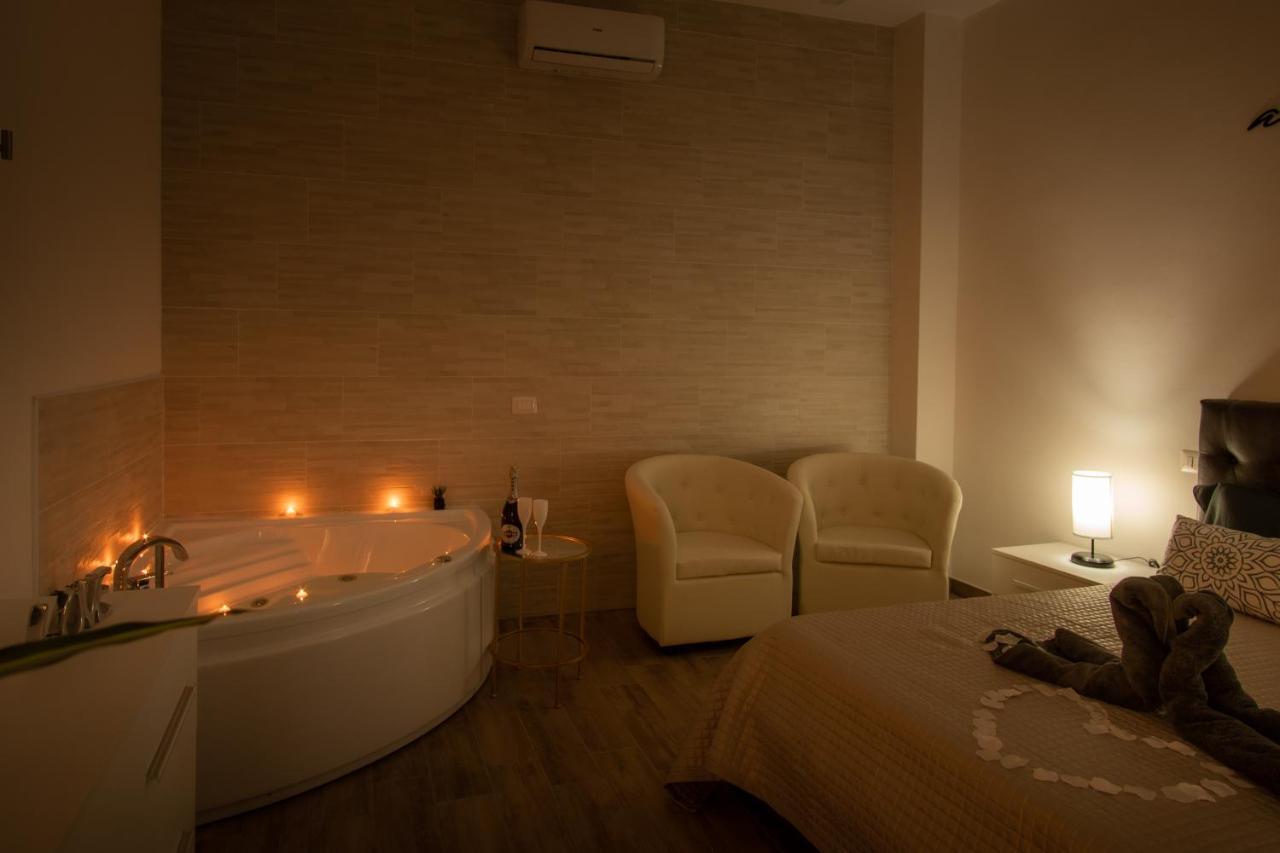 Ilioneo Apartments Наполи Екстериор снимка