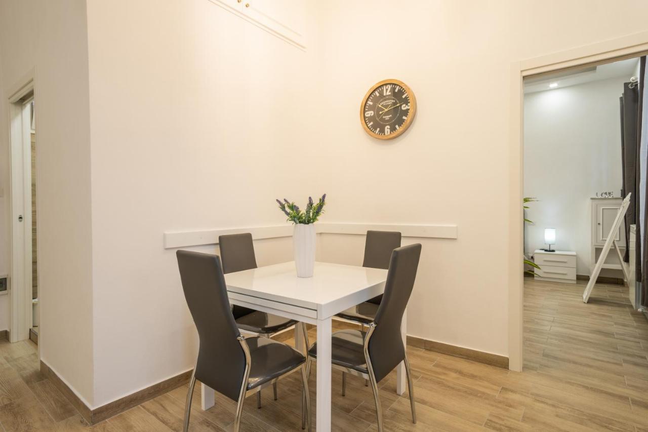 Ilioneo Apartments Наполи Екстериор снимка