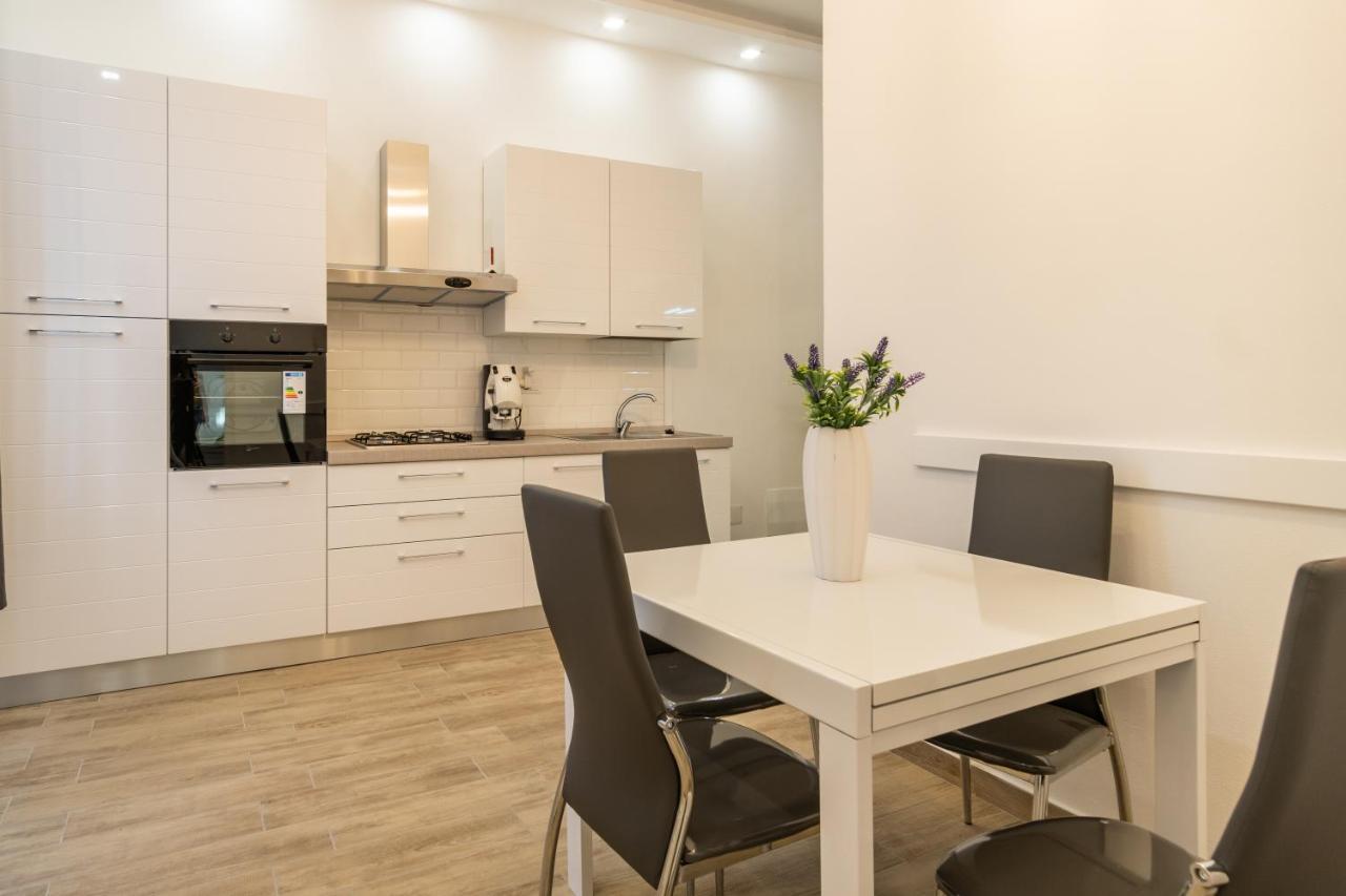 Ilioneo Apartments Наполи Екстериор снимка