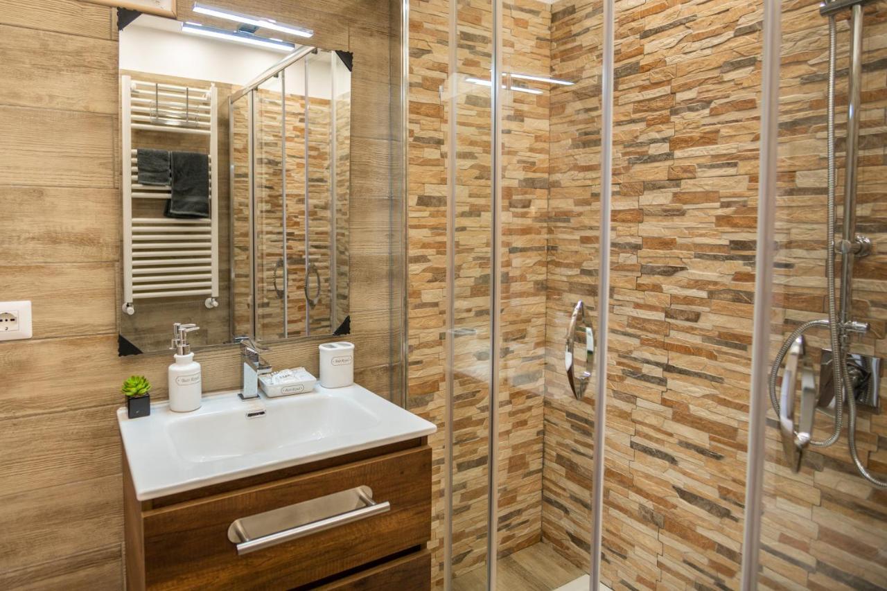 Ilioneo Apartments Наполи Екстериор снимка