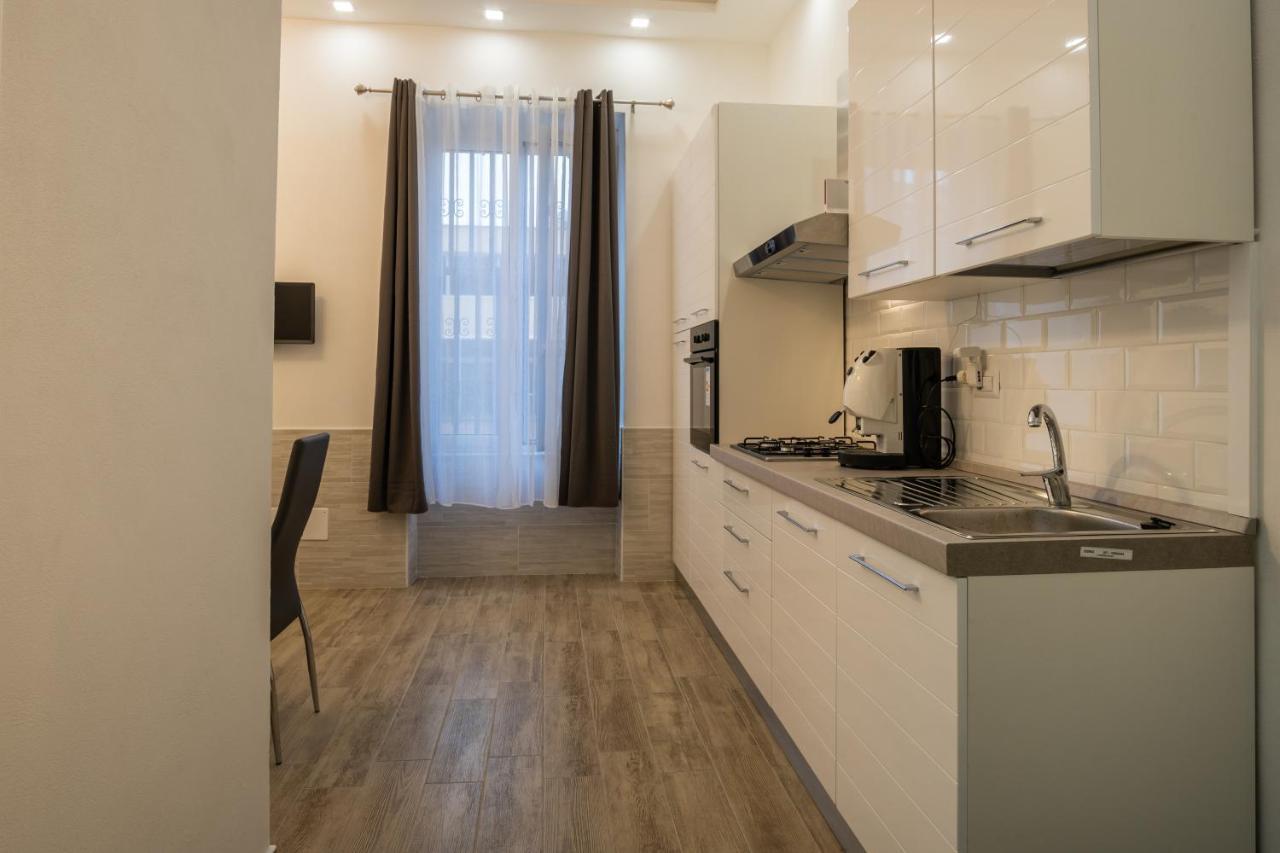 Ilioneo Apartments Наполи Екстериор снимка